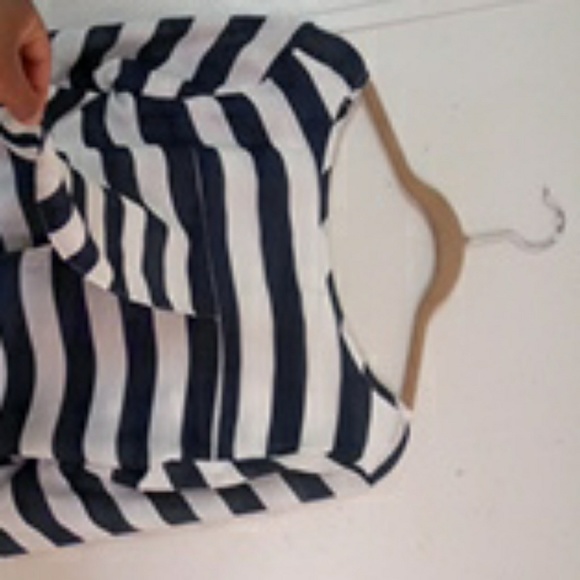 Blouses - Picture 2 of 2